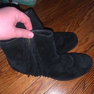 Women’s black ankle booties with flare 9 1/2